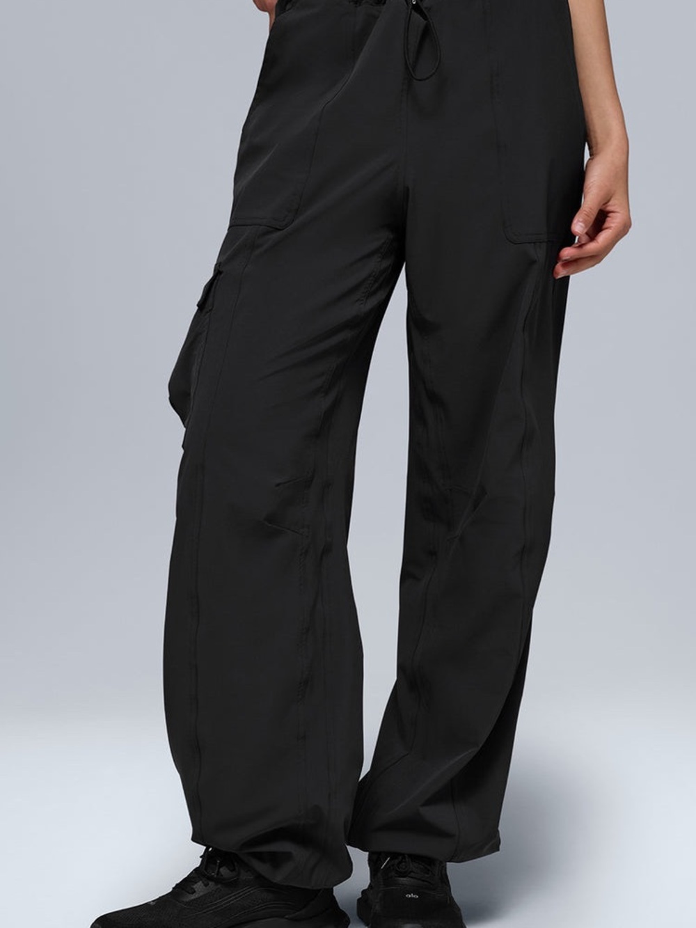 Alo Low-Rise Megastar Cargo Pant in Black size XS